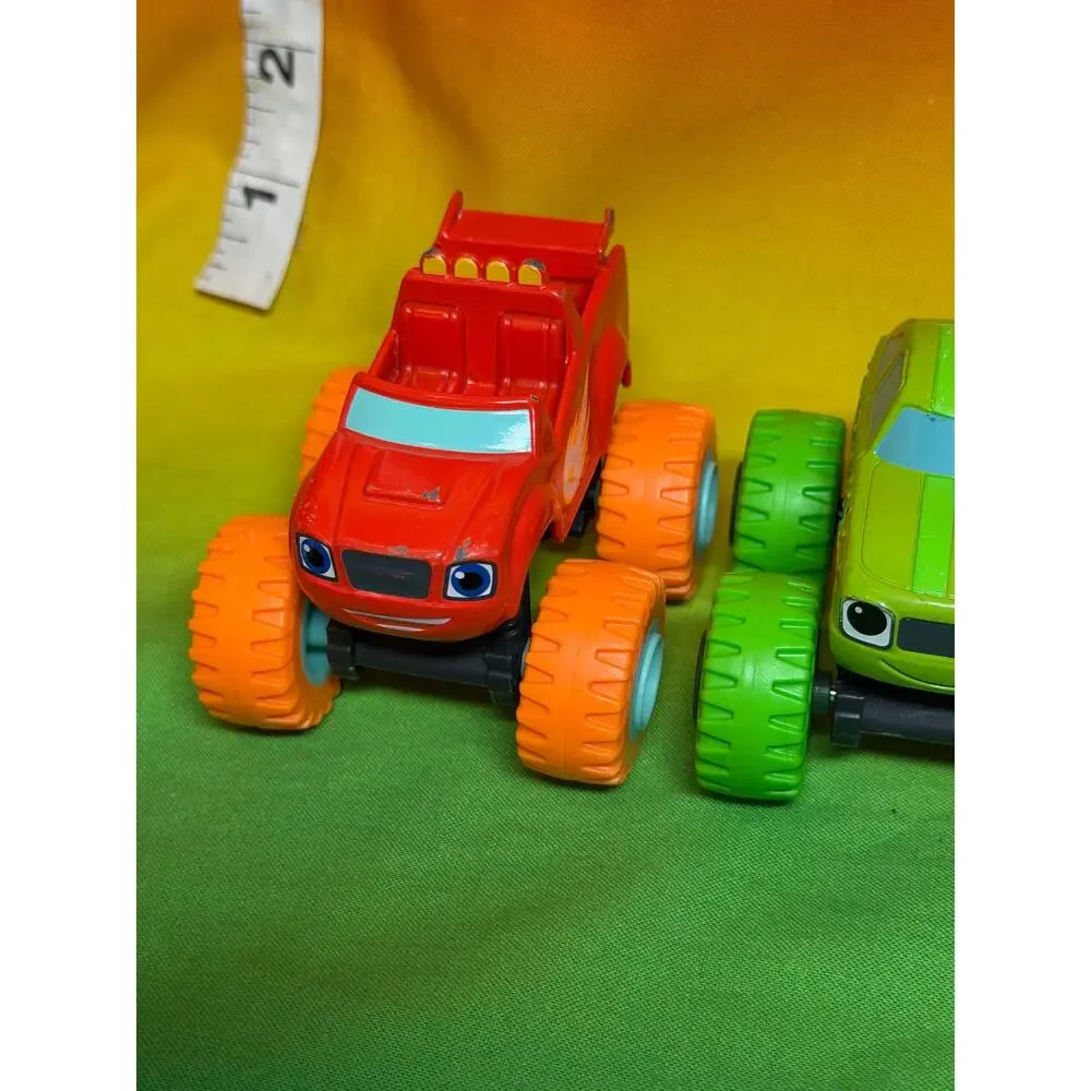 Blaze and the Monster Machines Neon Wheels Trucks